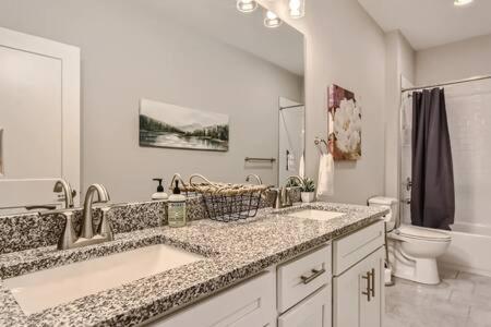 Villa New Build 5 Min To Broadway Sleeps 10 Nashville Exterior foto